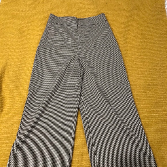 Zara Pants - Zara Houndstooth High-Waisted Wide Leg Pants 👖